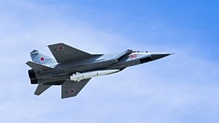 MiG-31-es vadászgép egy orosz katonai parádén - fotónk illusztráció