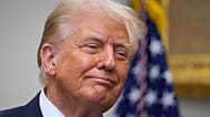 Президент Дональд Трамп слушает в Зале Рузвельта Белого дома. Вашингтон. 22 сент. 2025.