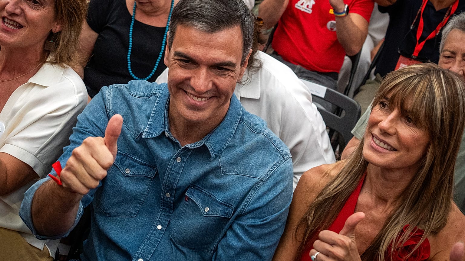 Pedro Sánchez, junto a su esposa Begoña Gómez en una foto de archivo de 2013