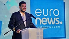 Ο πρόεδρος του Euronews Pedro Vargas David μιλάει στην τελετή εγκαινίων του Euronews Montenegro στην Ποντγκόριτσα, 23 Σεπτεμβρίου 2025.