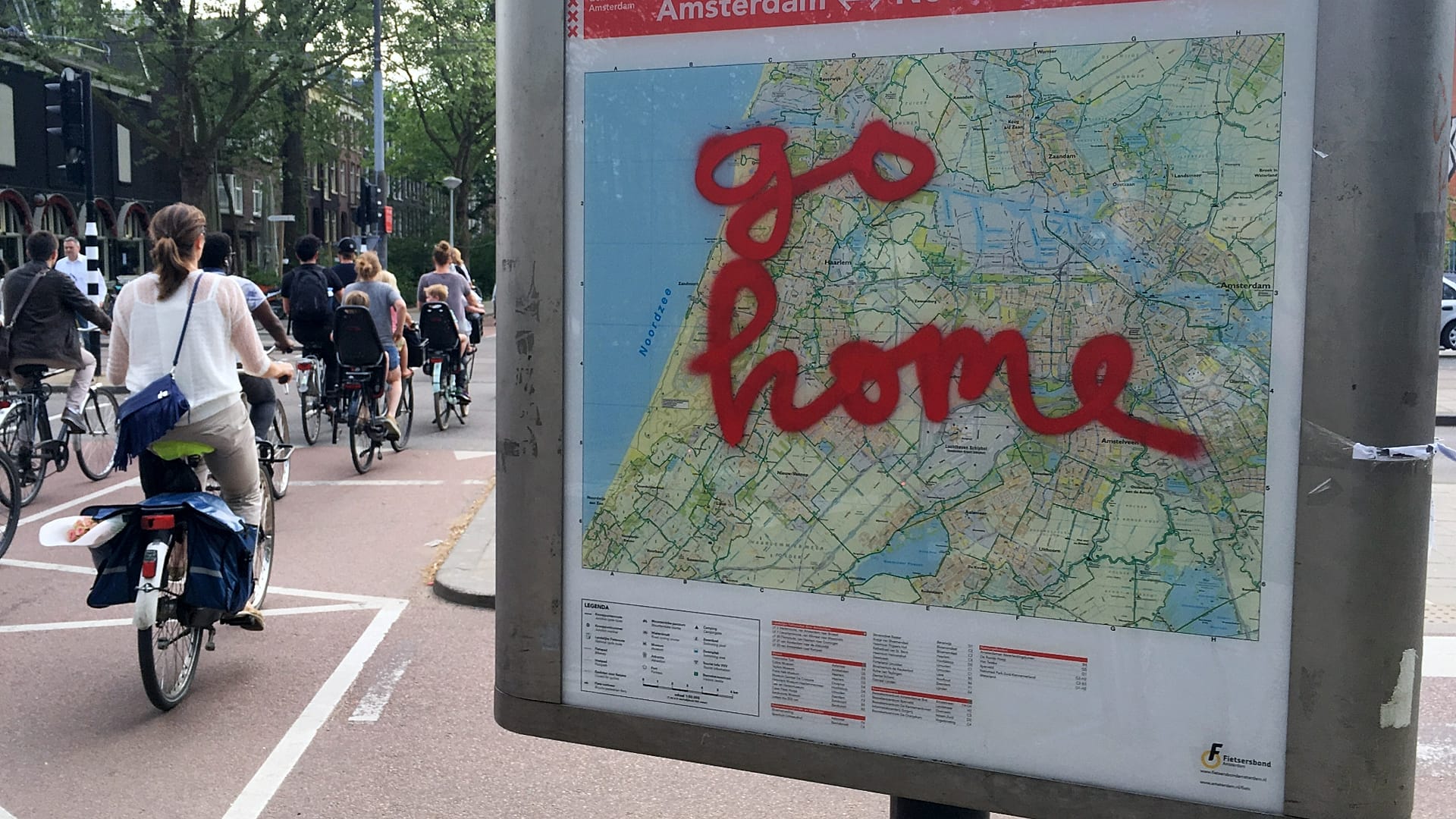 Grupa twierdzi, że działania prawne zostały podjęte w celu potępienia nieefektywnego zarządzania turystyką przez gminę. 