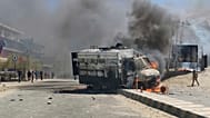 أضرمت النيران في سيارة للشرطة خلال احتجاج قام به السكان المحليون للمطالبة بإقامة دولة فيدرالية من الحكومة الهندية، في بلدة ليه المرتفعة، في منطقة لاداخ، الهند،24 سبتمبر 2025