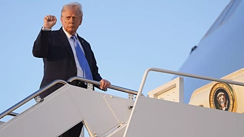 President Donald Trump boards Air Force One at Joint Base Andrews, Monday, 22 September 2025, at Joint Base Andrews, Md.