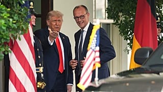 Präsident Donald Trump begrüßt Bundeskanzler Friedrich Merz am Donnerstag, 5. Juni 2025, im Weißen Haus in Washington