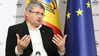 Igor Grosu, Präsident des moldawischen Parlaments und Vorsitzender der EU-freundlichen Partei der Aktion und Solidarität, spricht während eines Interviews mit der Associated Press in Chisinau.