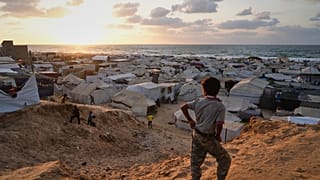 فلسطينيون نازحون في منطقة المواصي، خان يونس جنوب قطاع غزة، الخميس 25 أيلول/سبتمبر 2025.
