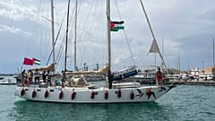 السفينة الإيطالية التابعة لـ "أسطول الصمود العالمي" تنطلق من ميناء سيراكيوز في إيطاليا، يوم الخميس 11 سبتمبر 2025.
