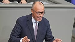 Merz will ein Darlehen von 140 Milliarden Euro für die Ukraine aus russischen eingefrorenen Vermögenswerten zur Verfügung stellen..