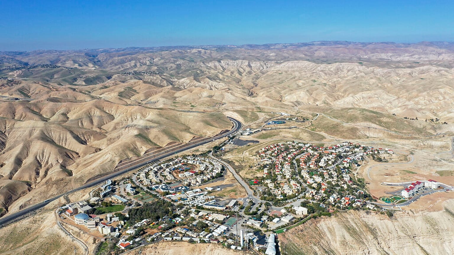 صورة أرشيفية (26 يناير 2020) لمستوطنة متسبيه يريهيو بالضفة الغربية، ضمن تقرير أممي يدين أنشطة شركات في المستوطنات لانتهاكها حقوق الإنسان