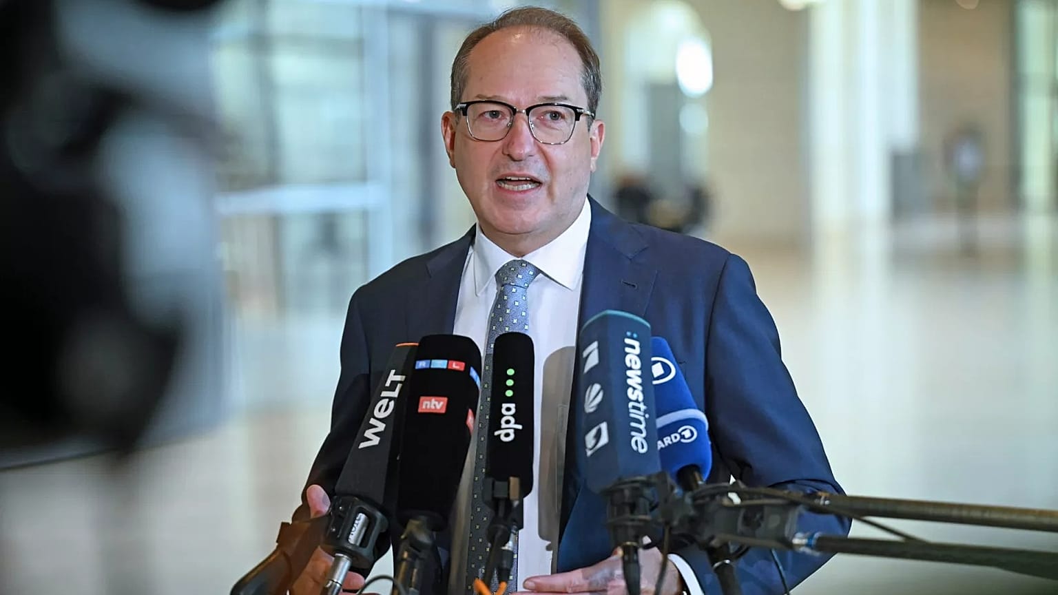 « Sabotage et espionnage » : Dobrindt veut autoriser l'abattage de drones
