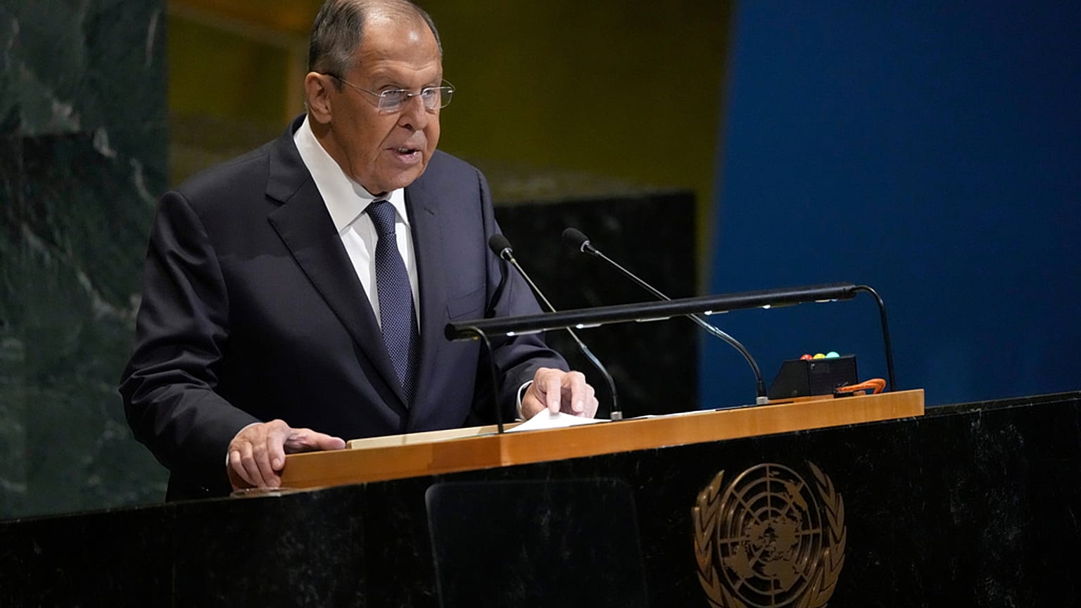 وزير الخارجية الروسي سيرغي لافروف يلقي كلمة خلال الدورة الـ80 للجمعية العامة للأمم المتحدة، يوم السبت، 27 أيلول/سبتمبر 2025، في مقر الأمم المتحدة.
