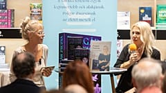 Kiss Bea beszélget Polgár Zsuzsával a könyv bemutatóján