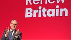 İngiltere Başbakanı Keir Starmer, 28 Eylül 2025 Pazar günü İngiltere'nin Liverpool kentinde düzenlenen İşçi Partisi Konferansına katıldı