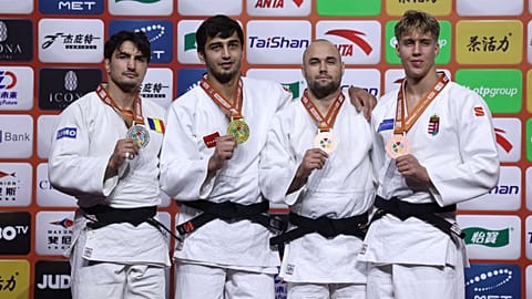 Медалисты категории -90 кг.