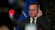 Symbolbild: Pistorius nimmt am 13. Januar 2025 in Helenow bei Warschau an einer Pressekonferenz teil
