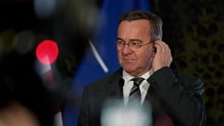 Symbolbild: Pistorius nimmt am 13. Januar 2025 in Helenow bei Warschau an einer Pressekonferenz teil