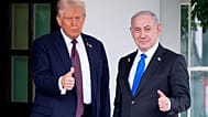 الرئيس دونالد ترامب يستقبل رئيس الوزراء الإسرائيلي بنيامين نتنياهو في الجناح الغربي للبيت الأبيض، يوم الاثنين 29 سبتمبر/أيلول 2025، في واشنطن. 
