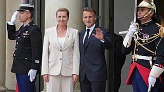 Il Presidente francese Emmanuel Macron, a destra, e il Primo Ministro danese Mette Frederiksen all'Eliseo, a Parigi, Francia, il 4 settembre 2025.