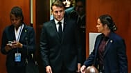 Le président français Emmanuel Macron arrive pour un sommet sur le climat, mercredi 24 septembre 2025, au siège des Nations unies.