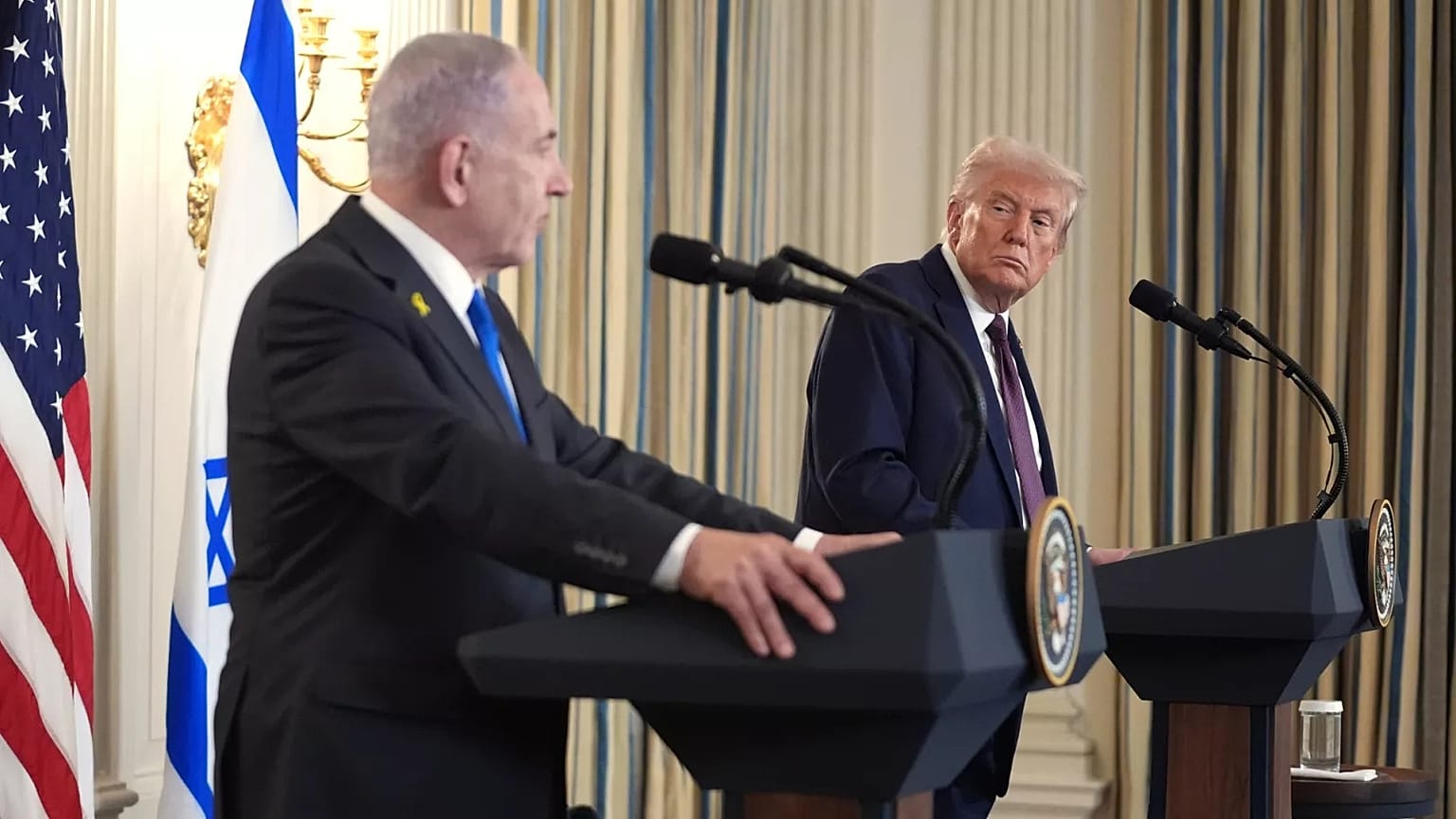 Il presidente degli Stati Uniti Donald Trump e il primo ministro israeliano Benjamin Netanyahu durante una conferenza stampa alla Casa Bianca, lunedì 29 settembre 2025.