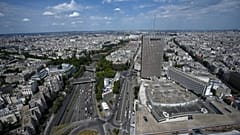 DATEI: Der Pariser Ring und der Palais des Congres, rechts, an der Porte Maillot sind in Paris abgebildet, Dienstag, 11. Juli 2023.