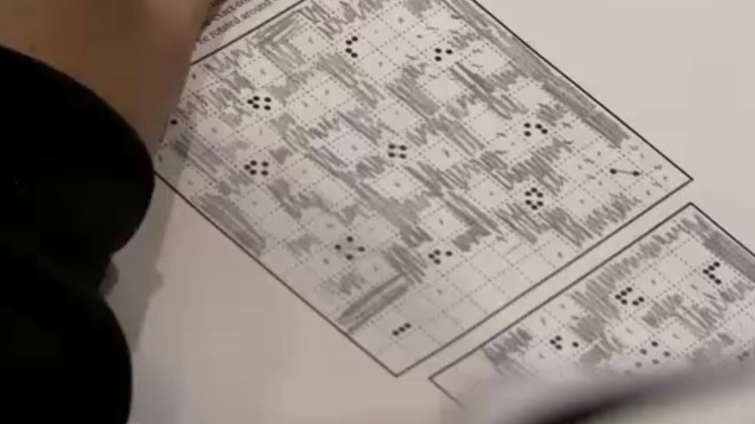 Le championnat du monde du puzzle sur 24 heures en Hongrie.