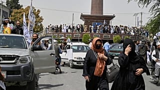 Tálib harcosok és követőik ünneplik a hatalomátvételük negyedik évfordulóját Kabulban