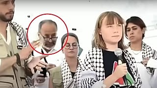 Greta Thunberg mögött Zaher Birawi, a Hamász londoni embere