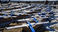 DATEI - Ukrainische Abfangdrohnen des Typs Besomar 3210 mit festem Flügel an einem ungenannten Ort in der Region Lemberg, Westukraine, 21. Februar 2025.