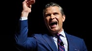 Pete Hegseth amerikai védelmi miniszter beszél a kövér katonákról a Pentagon quanticói értekezletén