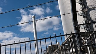 Erre a Schleswig-Holstein tartománybeli erőműre is kiváncsiak voltak az ismeretlen eredetű drónok