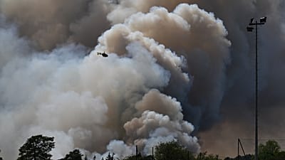 Il mega-incendio nella Gironda, in Francia, ha provocato un rarissimo temporale prodotto dallo stesso rogo