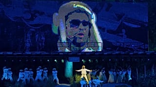 Bad Bunny actúa durante su concierto final en el Coliseo José Miguel Agrelot en San Juan, la capital de Puerto Rico, el 20 de septiembre de 2025.