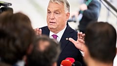 Der ungarische Ministerpräsident Viktor Orban trifft am Mittwoch, 1. Oktober 2025, zu einem informellen Gipfel im dänischen Parlament im Schloss Christiansborg in Kopenhagen ein. (Thomas Traasdahl