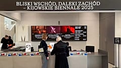 Bienal de Kiev 2025 no Museu de Arte Moderna de Varsóvia.