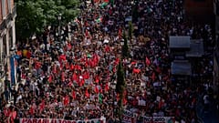 Estudantes protestam durante uma manifestação pró-palestiniana em Madrid, Espanha, quinta-feira, 2 de outubro de 2025, em solidariedade com a Global Flotilla Sumud.