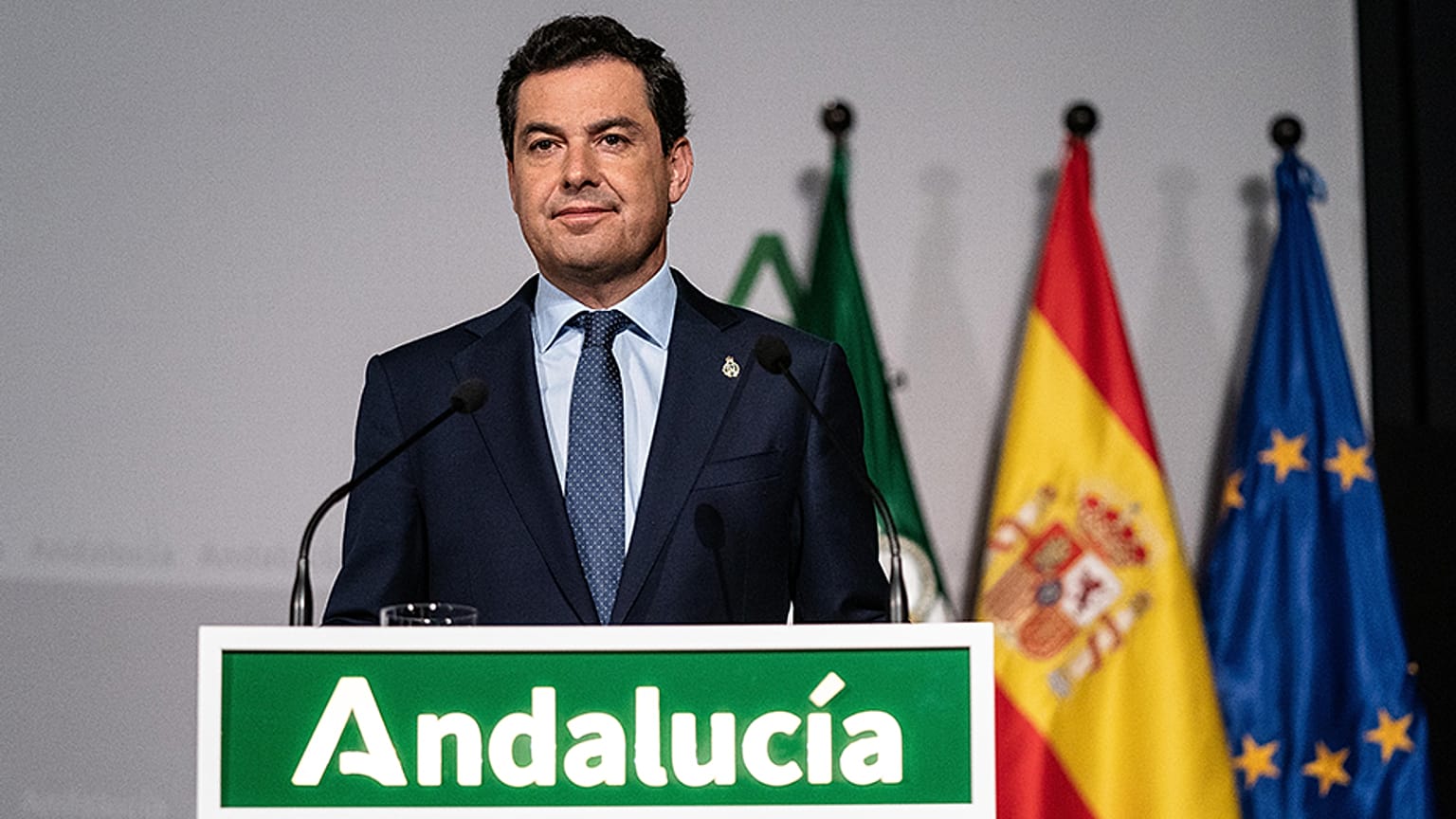 Juanma Moreno, en una foto de archivo, mientras realizaba una declaración institucional