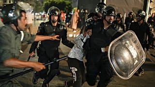 الاحتجاجات الشبابية المطالبة بإصلاحات في قطاعي الصحة والتعليم تتحول إلى أعمال عنف في مدينة سلا بالمغرب،