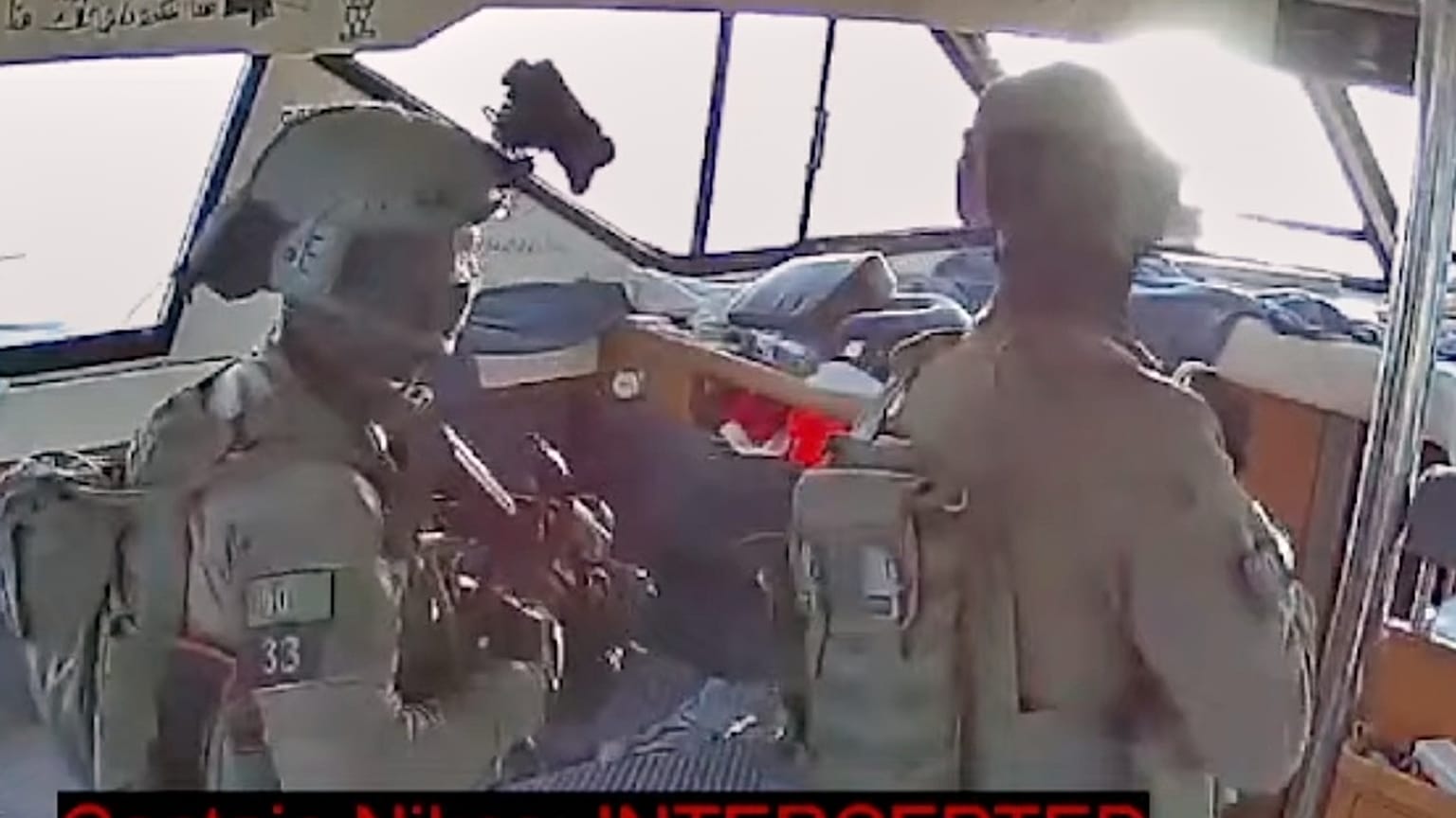 İsrail donanmasından deniz komandoları, Küresel Sumud Filosu'na bağlı Captain Nikos'un güvertesinde, 2 Ekim 2025