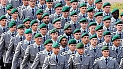 Pflicht oder nicht? Die Koalition steht mit der Wehrdienst-Frage erneut vor Spannungen