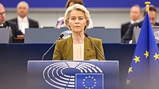 Η Ursula von der Leyen θα βρεθεί αντιμέτωπη με απανωτές προτάσεις μομφής.