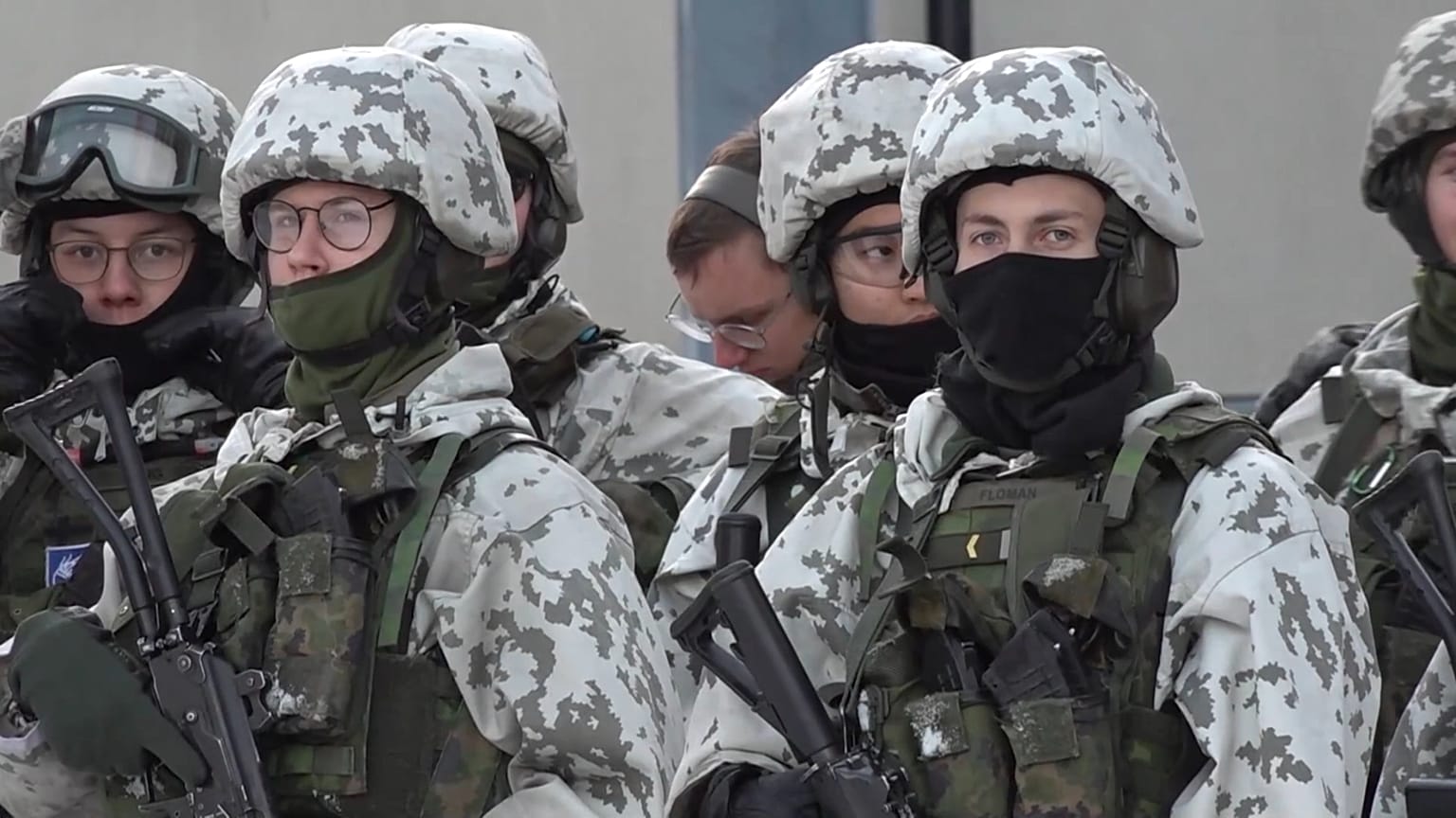 De jeunes soldats Finlandais à l'entrainement