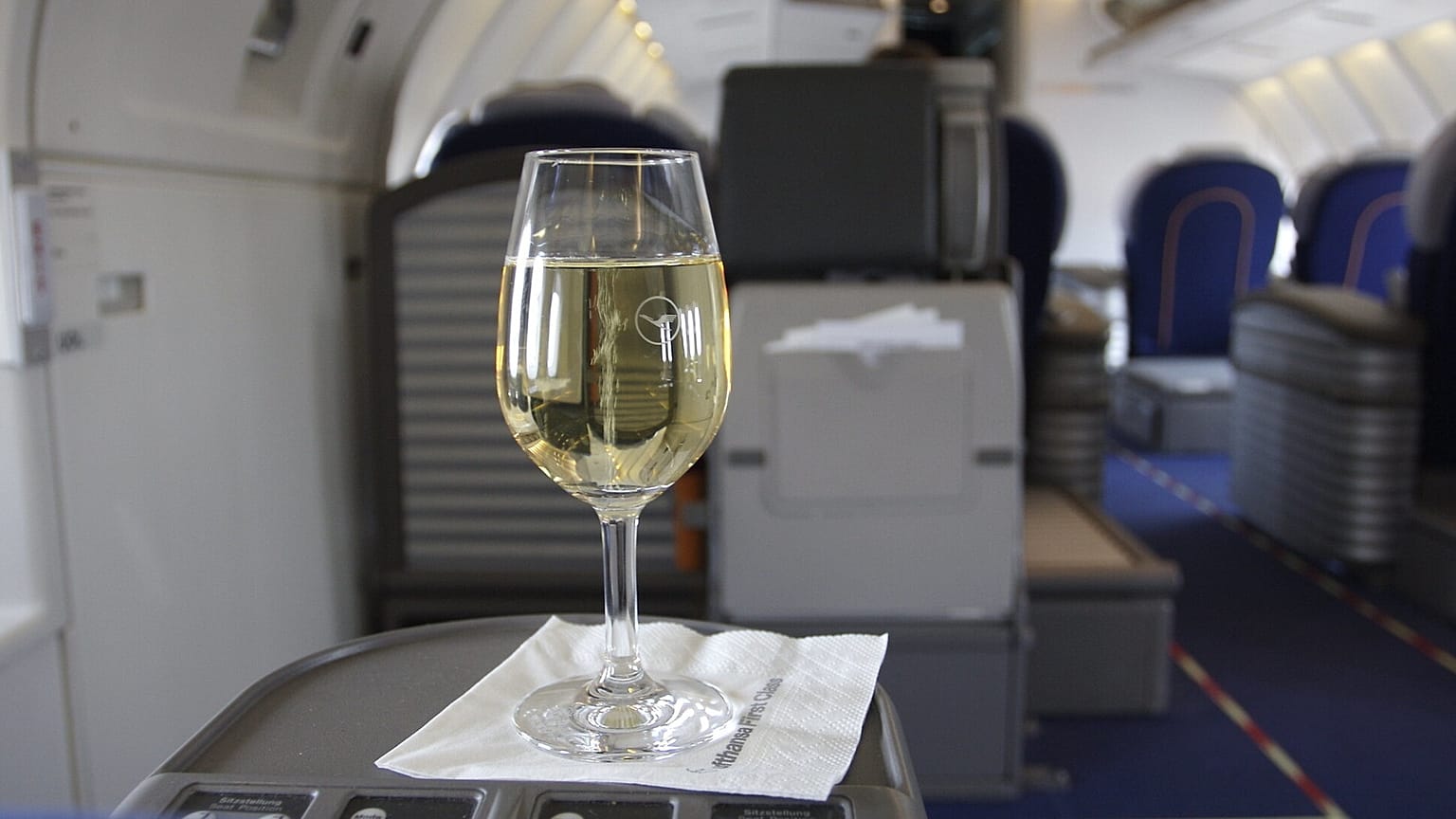 As Air Canda begins to offer free drinks, some airlines hope to temper spirits