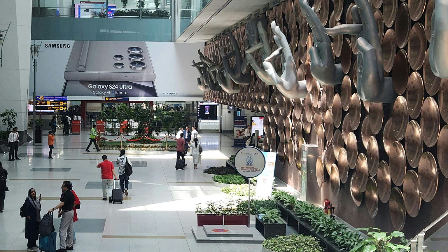 Authorities claim the new system will make visiting India a smoother process, reducing the wait at airport immigration counters. 