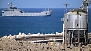 Navi militari israeliane nel porto di Ashdod dove sono state trattenute le imbarcazioni della Flotilla