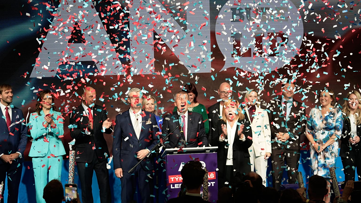 Andrej Babiš et son parti célèbrent leur victoire, Prague, le 4 octobre 2025.