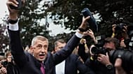 Le chef du parti ANO, Andrej Babiš, réagit aux résultats préliminaires des élections législatives, Prague, le 4 octobre 2025.