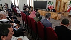 وزير الخارجية الإيراني عباس عراقجي في اجتماع مع سفراء وممثلي الدول الأجنبية في طهران، إيران، الأحد 5 أكتوبر 2025.