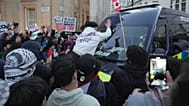 A kép illusztráció (palesztinbarát tüntetés Londonban egy héttel a Hamász izraeli vérengzése után)