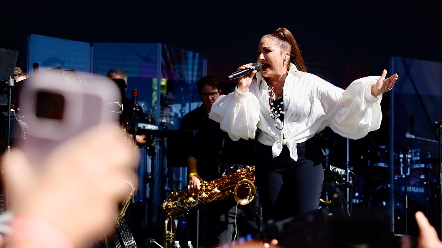 Gloria Estefanduring the concert in Madrid on 5 October 2025 in celebration of Hispanidad.